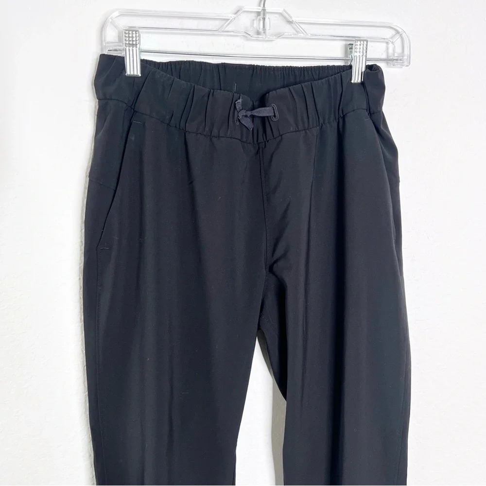 Lululemon Pants Womens 6 On The Fly Jogger 27